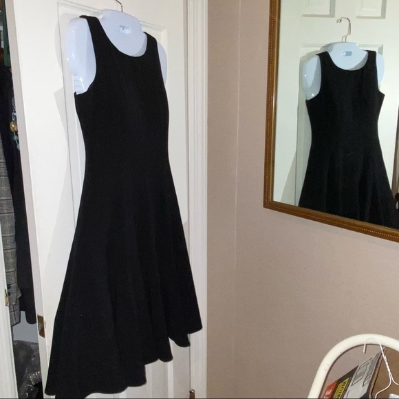 Calvin Klein petit LBD to accentuate your figure and boost your ego. Fit n flare - Picture 1 of 9